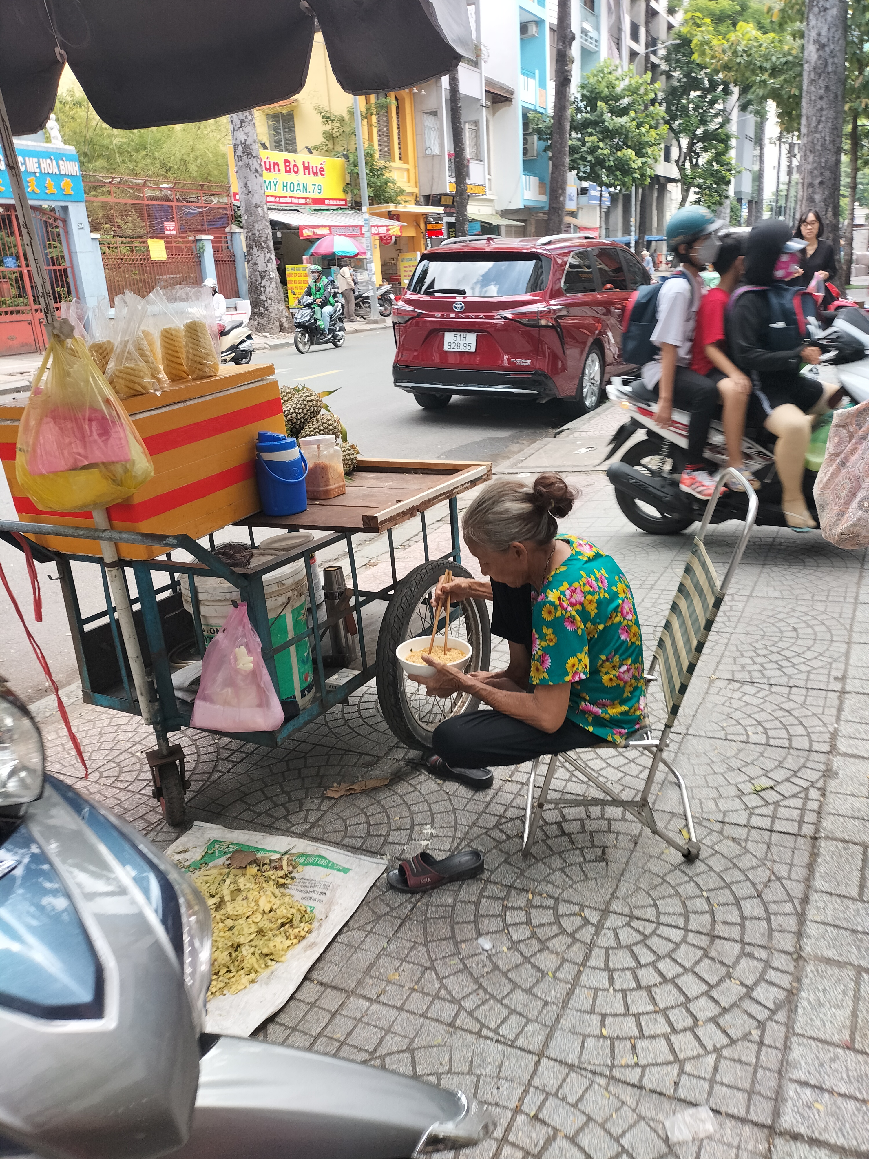 street vendor in  Ho Chi Minh City